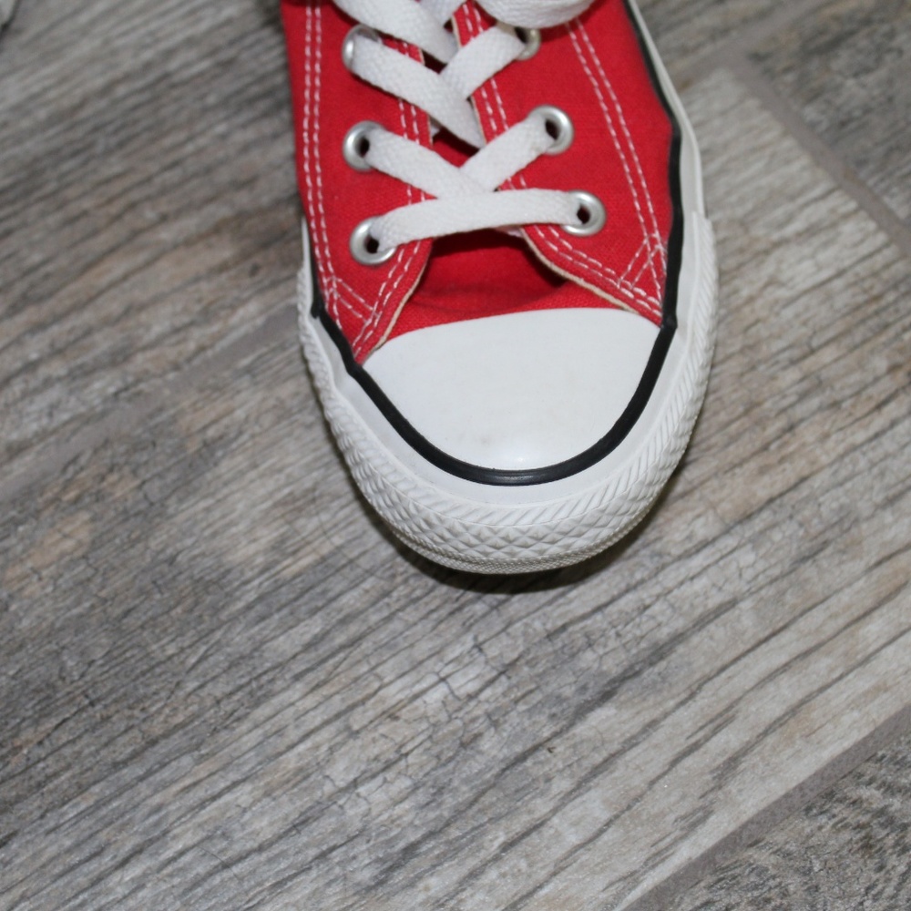 Red Converse - Picture 3 of 4